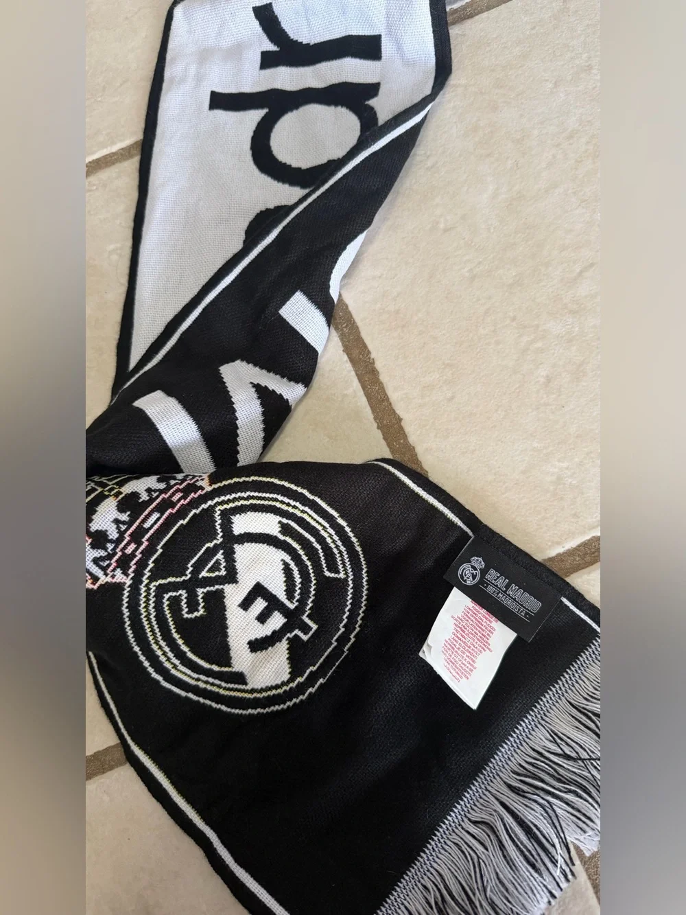 Real Madrid 'Madridista' World Cup Soccer Futbol Fan Scarf - White & Black